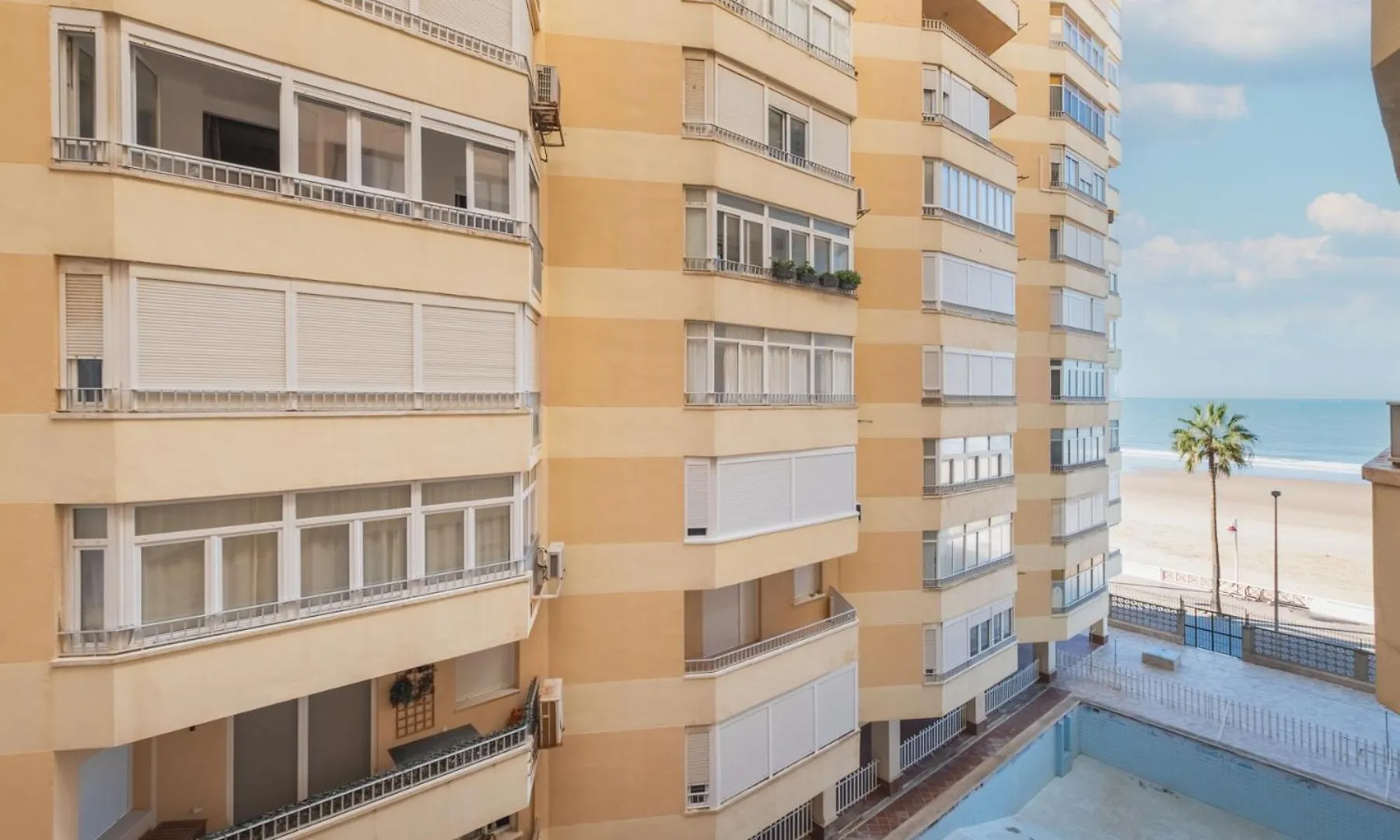 アパート カディスDisfruta Vacaciones Familiares Piso Frente Al Marアパートメント